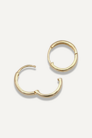 SB Studio Tara Hoops in polished 14k gold with a classic rounded profile and secure hinged closure.